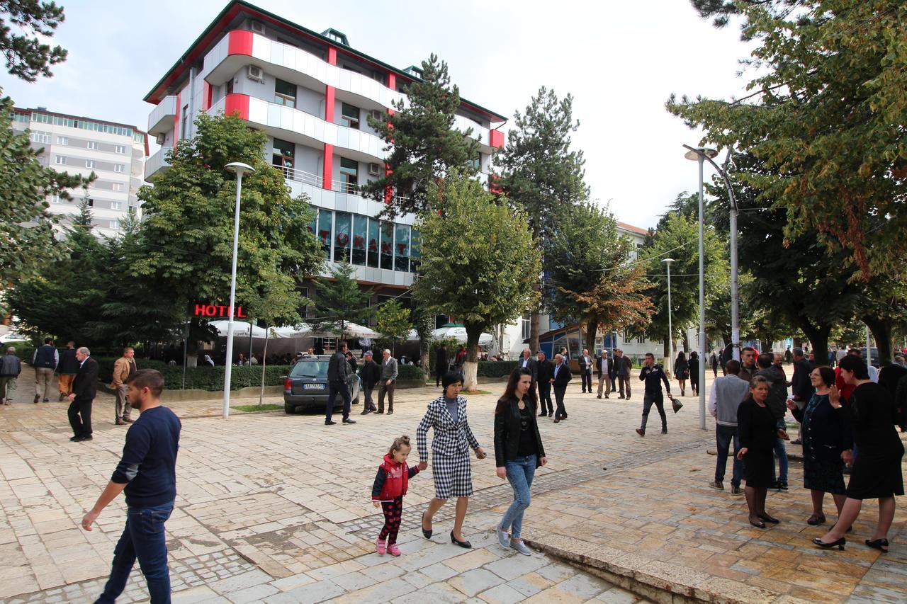 Hotel Piazza Peshkopi Экстерьер фото